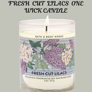 Bath & Body Works Single Wick Candle - FRESH CUT LILACS - Brand New